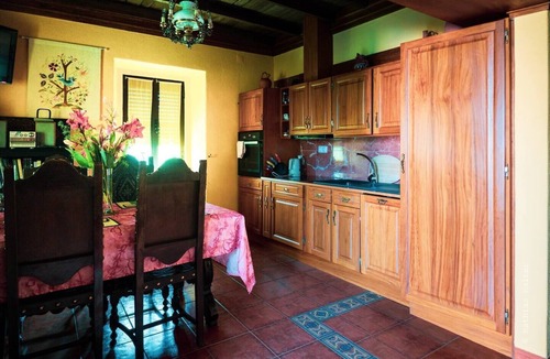 Pedrogao Grande Cottage | Charming Garden Retreat in Pedrogao Grande