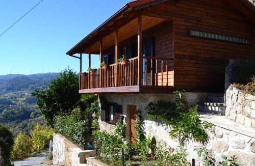 Molares House | Charming House in Celorico de Basto with Mountain View