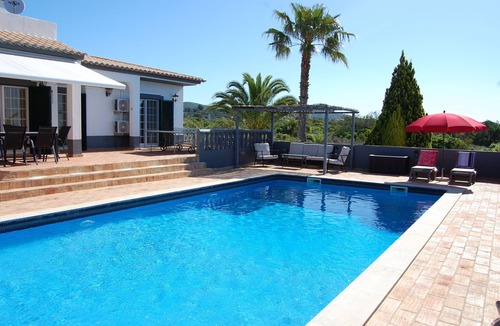 Benatrite Villa | Charming villa with 3 bedrooms, wifi, central heating and sea views