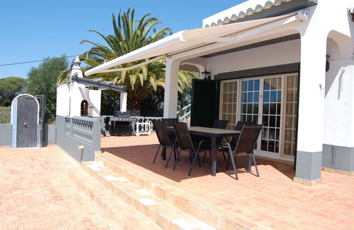 Benatrite Villa | Charming villa with 3 bedrooms, wifi, central heating and sea views