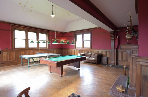 Warninglid Apartment | Charming Stone cottage backing on to woodland on a private estate
