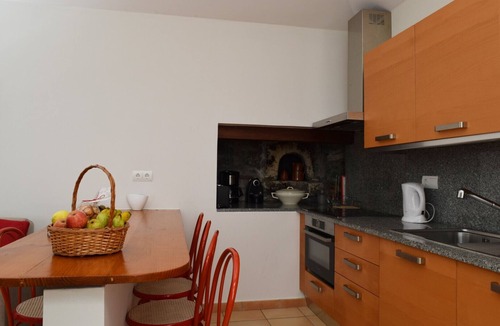 Arco da Calheta Apartment | Cicas Studio, a Home in Madeira