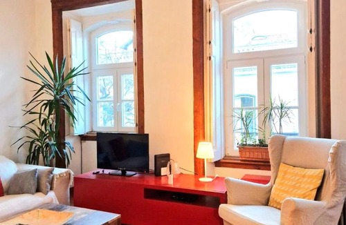 Encarnacao Apartment | City centre charm and practicality