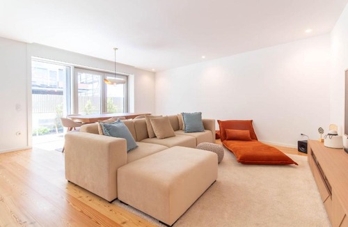 Canidelo Apartment | Coastal Bliss Stylish 2BR Apartment by LovelyStay