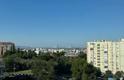 Olivais House | Comfy Room near Metro & Airport