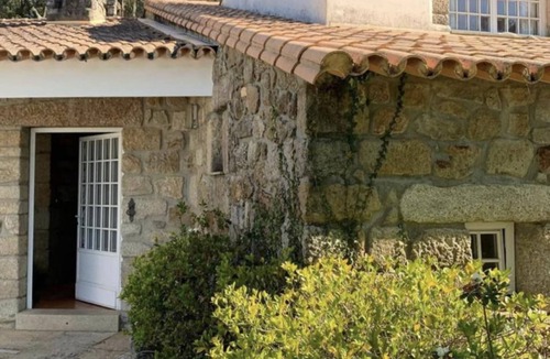 Barcelos Cottage | Cottage Sleeps 12 with Pool and Parking