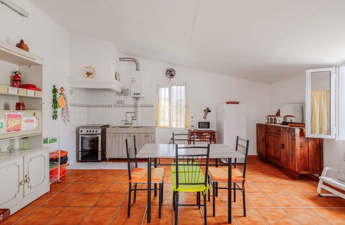 Evora Villa | Country House 'Sunset Landscape' with Shared Pool, Garden and Wi-Fi Access