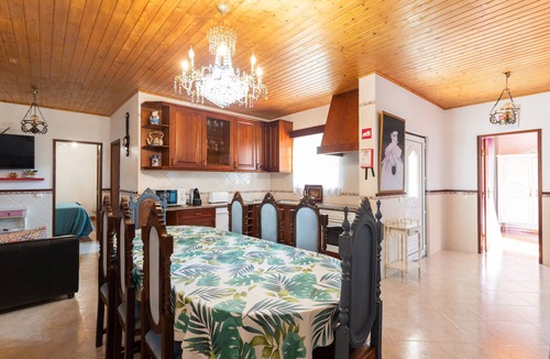 Sao Vicente do Paul House | Country House with Heated Indoor Pool, Less Than 1 Hour from Lisbon