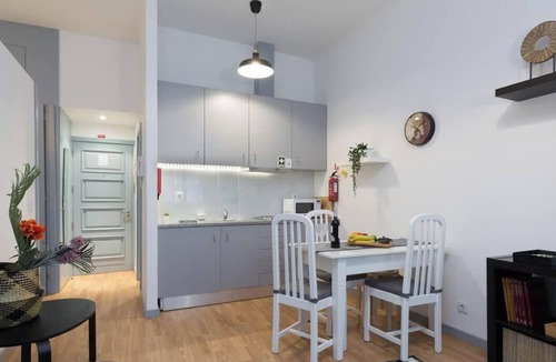 Uniao de Freguesias do Centro Apartment | Cozy Bright Rustic Flat | City Center by HostWise