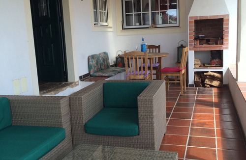Sao Martinho do Porto Villa | Cozy holiday house in old town Saõ Martinho, away from the crowds