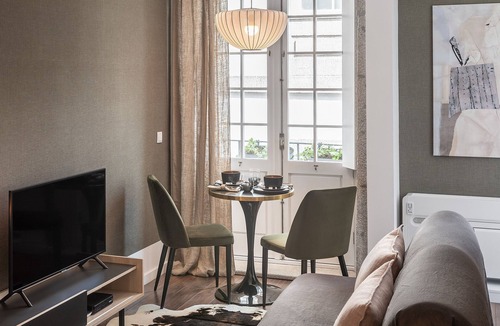 Centro / Baixa Apartment | DESIGN HOUSE OLD TOWN | BALCONY | AIRCO | RIBEIRA