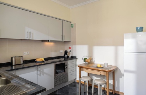 Santa Cruz House | Despertar do Sol – Cozy Home with Balcony