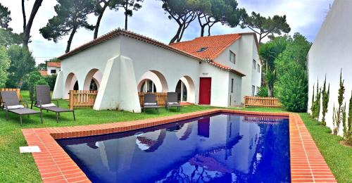 Banzao Villa | DOMUS QUIETA Quiet home, pool near beach for family & friends