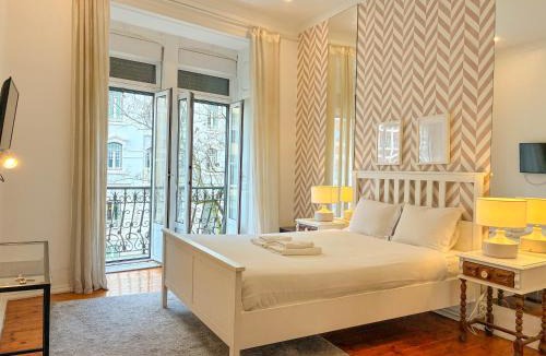 Lisbon Old Town Apartment | Downtown 7 Bedroom Apartment - Liberdade