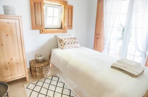 Monserrate Bed & Breakfast | Dreamsea Surf Guest House