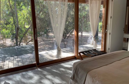 Penina Villa | Eco-villa inside a signature golf course. Enjoy outdoor showers and jacuzzi.