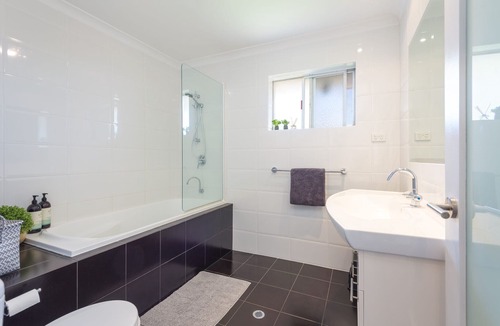 Mount Melville House | Entire home, central Albany