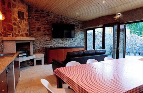 Molares Cottage | Espaço Rustico com uma Paisagem Deslumbrante Para Relaxar