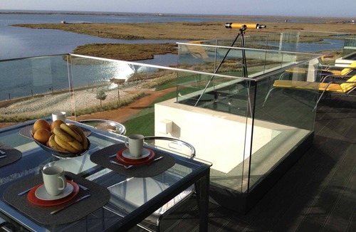 Fuseta Apartment | Excellent Beachfront Penthouse With 180 ° Views in the Algarve