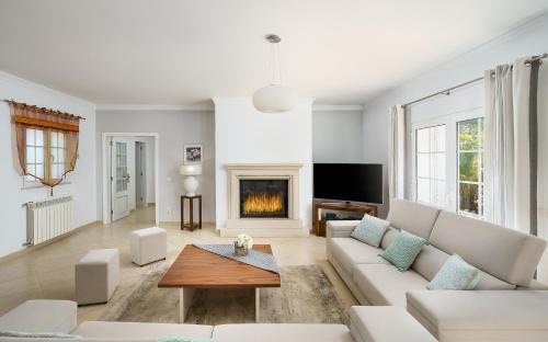 Aldeia das Acoteias Villa | Exclusive Villa Toulouse with pool in Falesia Algarve
