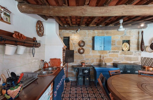 Armamar Villa | Exclusive villa with pool and outdoor perola