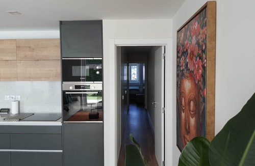 Linda-a-Velha Apartment | Exotic Fusion Double Suite With Garden