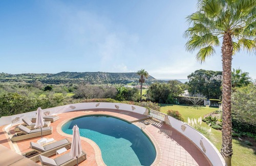 Praia da Luz Villa | Fantastic 6 bedroom villa with heated pool, beautiful garden and sea views.