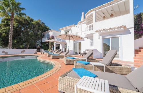 Praia da Luz Villa | Fantastic 6 bedroom villa with heated pool, beautiful garden and sea views.