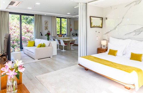 Lagos House | Fazenda Viegas - Apartment 1 Four and Garden