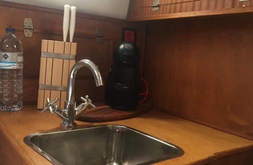 Canidelo Boat Rental | FISHING is an English boat from the 80's.