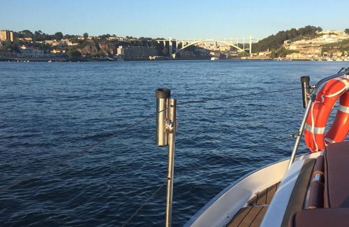 Canidelo Boat Rental | FISHING is an English boat from the 80's.