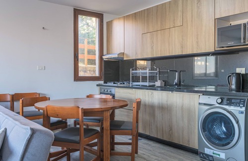 Kfardebian Apartment | Flake fall