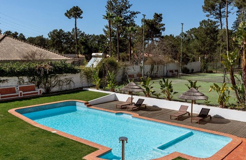 Verdizela House | Flamingo House | Sunny 4 Bedroom Villa in Aroeira