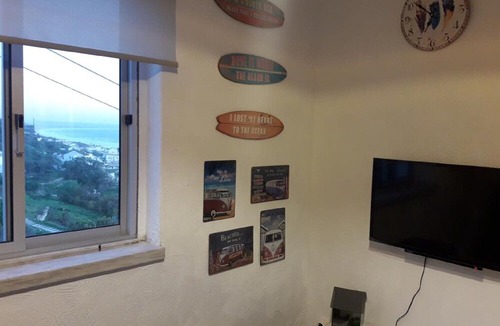 Costa de Caparica Hostel | Fonte da Telha Beach Hostel - Bed and Breakfast