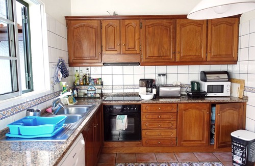 Sao Martinho Villa | Funchal VILLA 3b1km sea/city WiFi, garden, garage, etc SEE CONDITIONS 2026 AL402