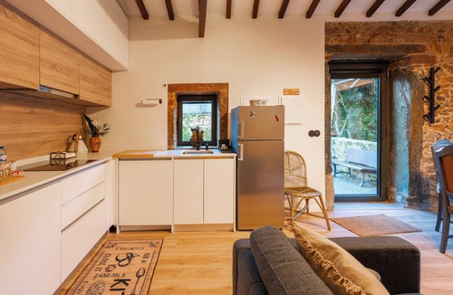 Trofa Ski Chalet | Garden retreat near Porto