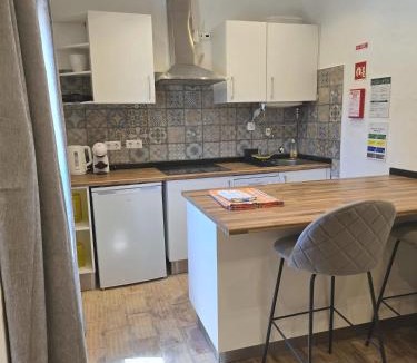 Estombar Apartment | Golden Village Studio