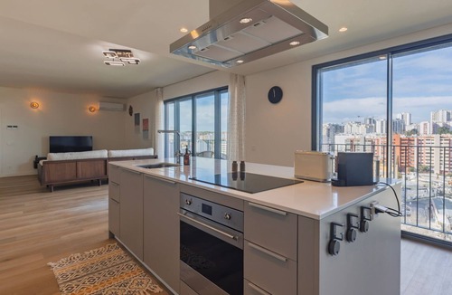 Linda-a-Velha Apartment | Gorgeous Apartment with city view by LovelyStay