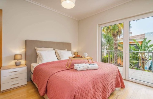 Penina House | Grand Villa w/Garden, Pool & Jacuzzi by HostWise