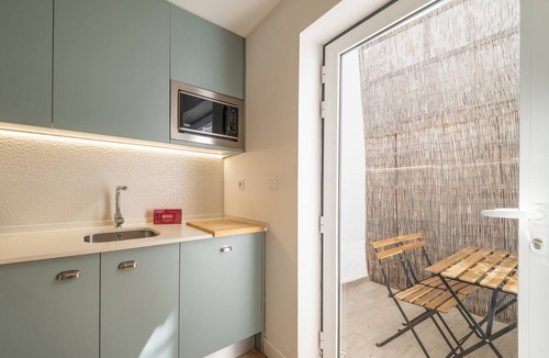 Pena Apartment | GuestReady - Carolina Building: Ground Floor Left