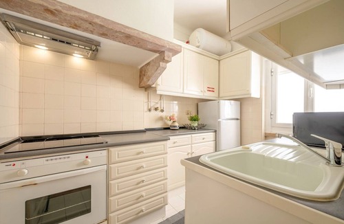 Sao Joao de Deus Apartment | GuestReady - Charme Rouge Lisbon