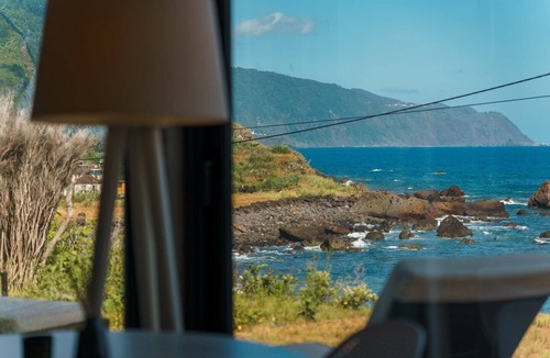 Sao Vicente House | GuestReady - Relax and Ride the Waves