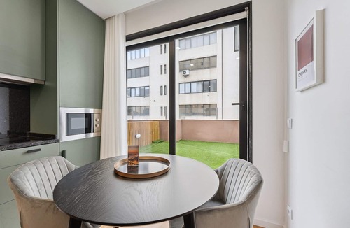 Ramalde Apartment | GuestReady - Tutti Frutti Studio - Cherry
