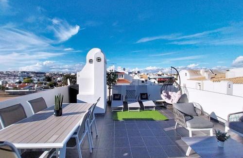 Areias de Sao Joao Apartment | HIMALAYA ROOFTOP Sea VIEW