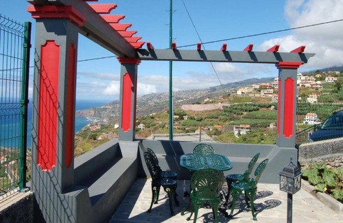 Ribeira Brava Apartment | Holiday Apartment "Vila Brava Cottage Apartamento G" with Sea View & Wi-Fi