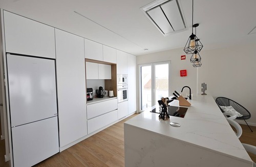 Sao Pedro da Cadeira House | Holiday Home 'Brisa Do Sizandro' with Balcony, Wi-Fi and Air Conditioning