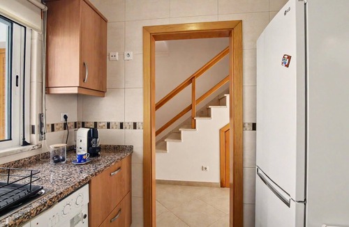 Manta Rota House | Holiday Home 'Lemon Tree House' with Private Terrace, Wi-Fi and Air Conditioning