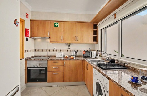 Manta Rota House | Holiday Home 'Lemon Tree House' with Private Terrace, Wi-Fi and Air Conditioning