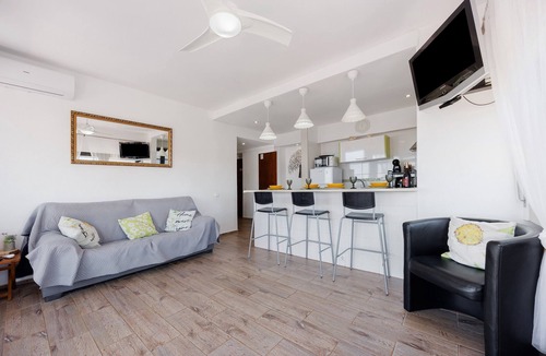 Torralta House | Holiday Home 'Alvor Beach - Only 50 Meters Away' with Sea View, Wi-Fi and Air Conditioning