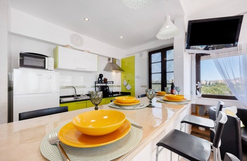 Torralta House | Holiday Home 'Alvor Beach - Only 50 Meters Away' with Sea View, Wi-Fi and Air Conditioning